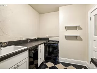 Photo #1: 24070274 Listing