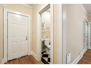 Photo #5: 24070274 Listing