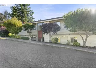 Photo #1: 24070709 Listing