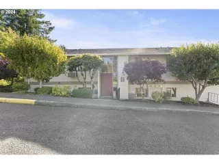 Photo #2: 24070709 Listing