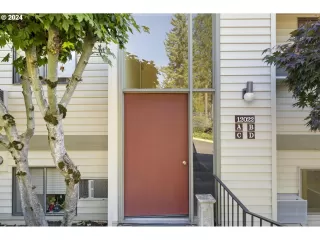 Photo #5: 24070709 Listing