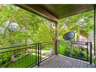 Photo #2: 24071212 Listing 