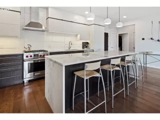 Photo #4: 24071261 Listing