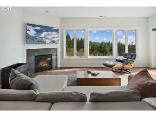 Photo #6: 24071261 Listing