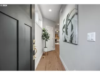 Photo #1: 24071284 Listing 