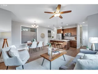 Photo #5: 24071284 Listing 