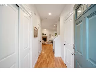 Photo #1: 24071464 Listing