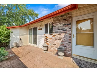 Photo #1: 24072035 Listing