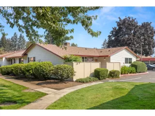 Photo #2: 24072035 Listing