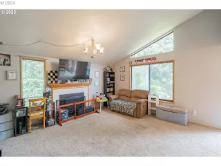 Photo #4: 24072068 Listing