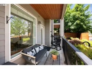 Photo #2: 24074053 Listing