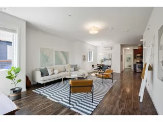 Photo #5: 24074053 Listing