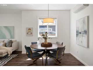 Photo #6: 24074053 Listing