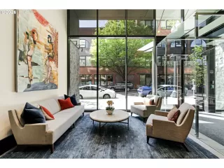 Photo #2: 24074349 Listing 