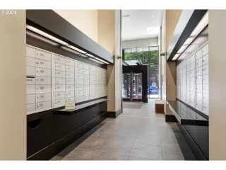 Photo #5: 24074349 Listing 