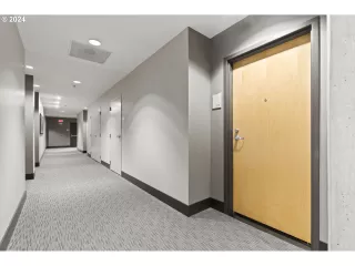 Photo #1: 24074764 Listing