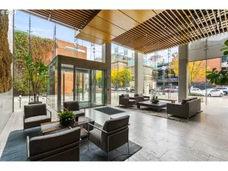 Photo #2: 24074764 Listing