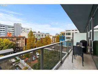 Photo #4: 24074764 Listing