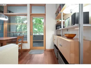 Photo #3: 24075070 Listing