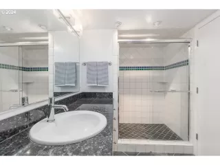 Photo #1: 24075445 Listing