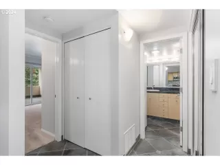 Photo #3: 24075445 Listing