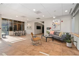 Photo #6: 24076210 Listing