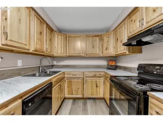 Photo #6: 24076520 Listing 