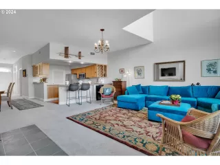 Photo #4: 24077347 Listing 