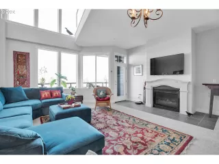 Photo #6: 24077347 Listing 