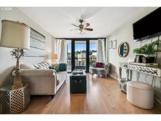 Photo #1: 24077597 Listing 