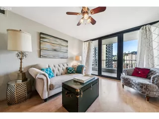 Photo #3: 24077597 Listing 