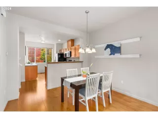 Photo #2: 24078029 Listing 