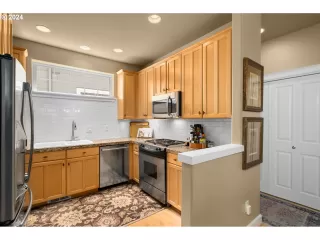 Photo #1: 24078192 Listing