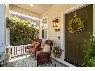 Photo #6: 24078192 Listing