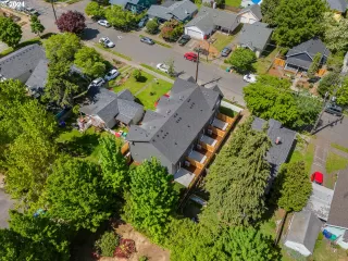 Photo #2: 24078431 Listing
