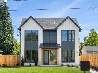 Photo #4: 24078431 Listing