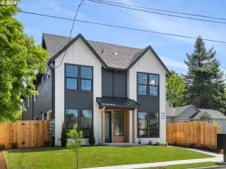 Photo #5: 24078431 Listing