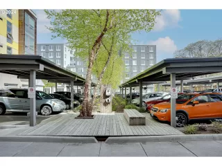 Photo #3: 24078559 Listing