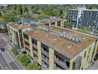 Photo #5: 24078559 Listing