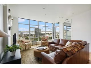 Photo #4: 24078632 Listing 