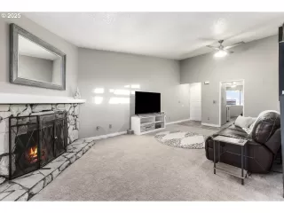 Photo #1: 24079491 Listing