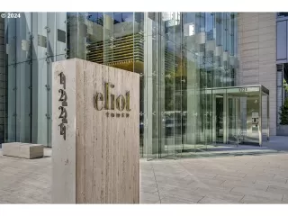 Photo #2: 24079623 Listing 