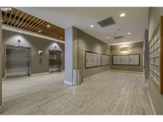 Photo #4: 24079623 Listing 