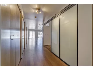 Photo #6: 24079623 Listing 