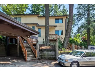 Photo #2: 24079901 Listing