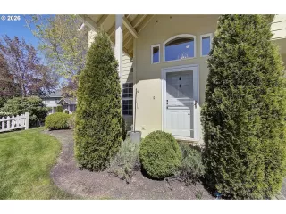Photo #3: 240799383 Listing