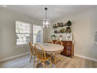 Photo #4: 240799383 Listing
