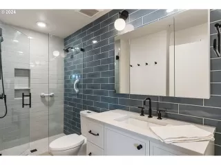 Photo #5: 24080514 Listing 