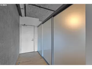 Photo #3: 24080927 Listing