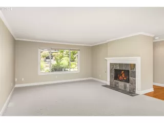 Photo #2: 24081416 Listing 